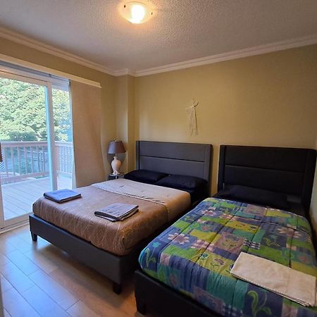 Room With Private Patio Next To Toronto Airport Mississauga Extérieur photo