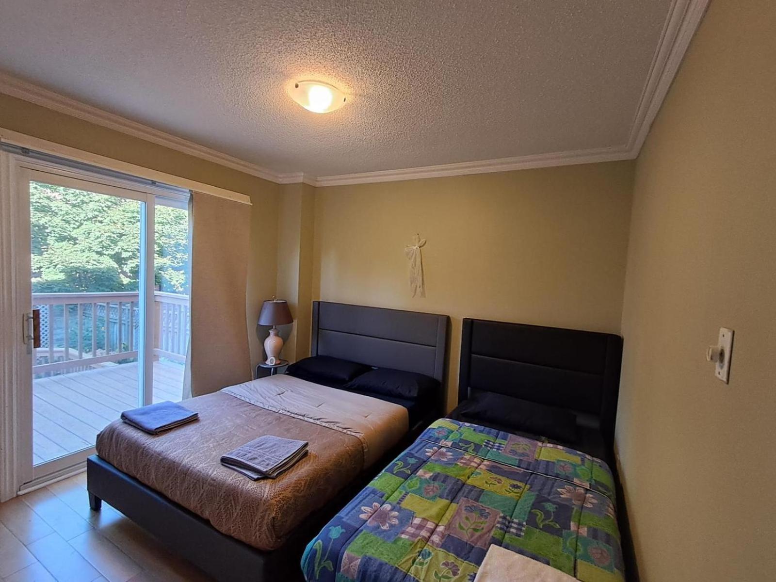 Room With Private Patio Next To Toronto Airport Mississauga Extérieur photo