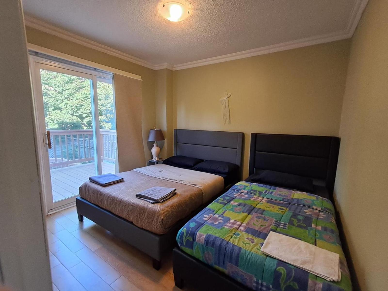 Room With Private Patio Next To Toronto Airport Mississauga Extérieur photo