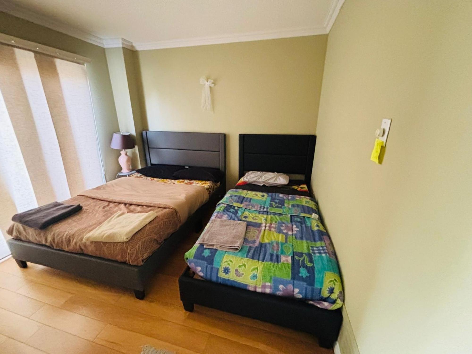 Room With Private Patio Next To Toronto Airport Mississauga Extérieur photo