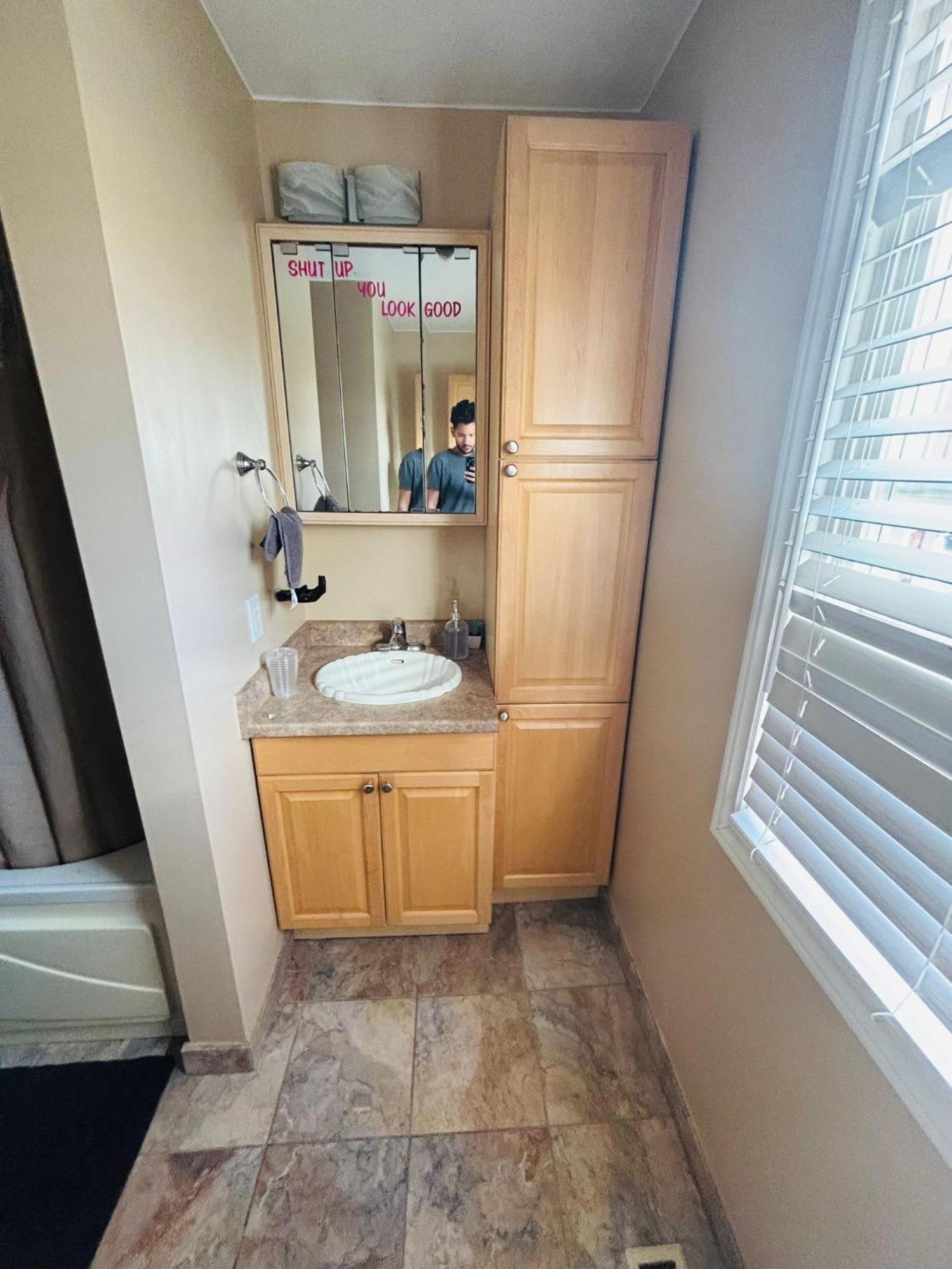 Room With Private Patio Next To Toronto Airport Mississauga Extérieur photo
